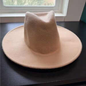 Universal Thread Tan Felt Hat